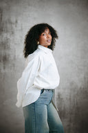 CLASSIC BUTTON DOWN SHIRT