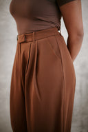 CHOCOLATE HIGH-WAIST TROUSERS
