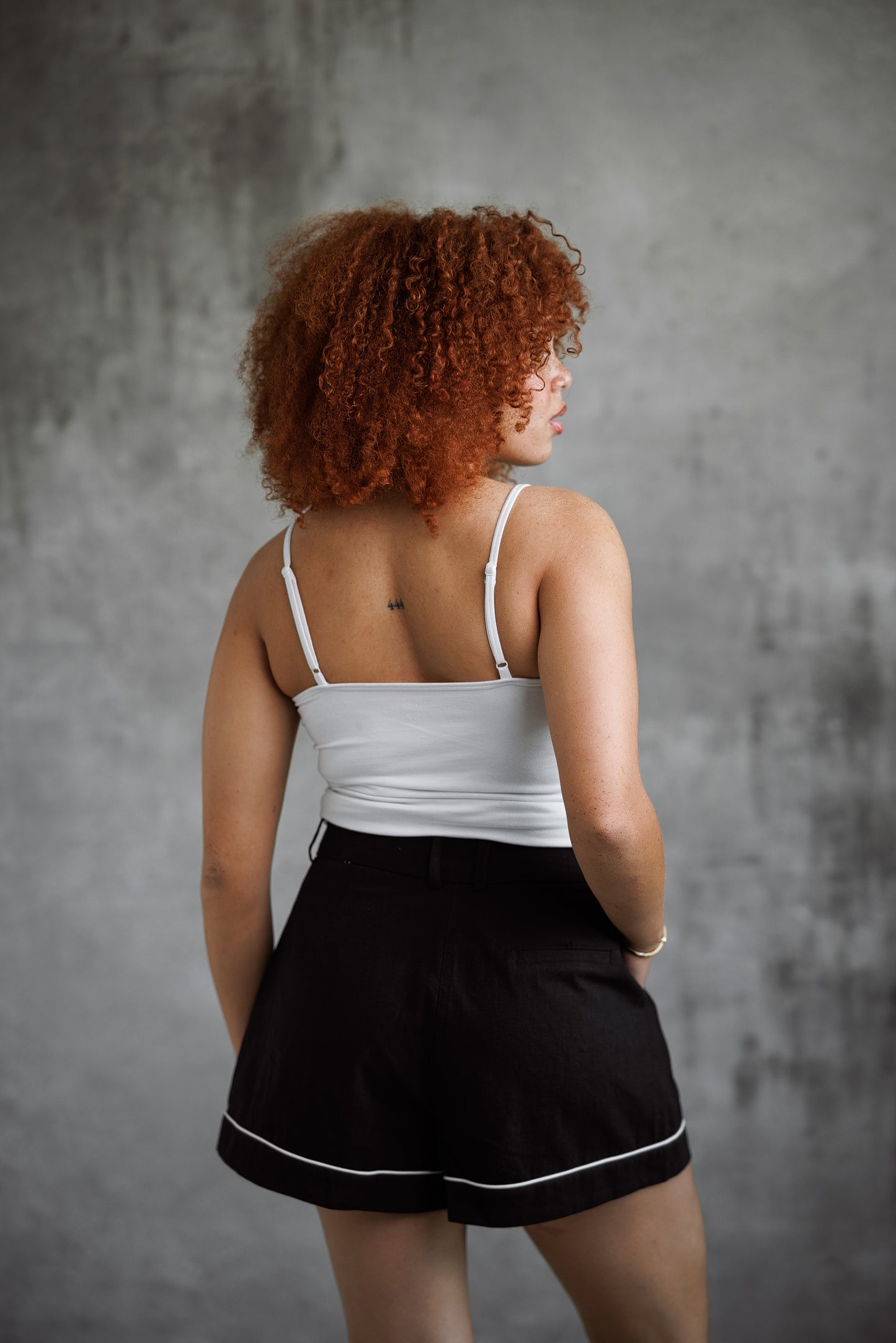 TAILORED LINEN SHORTS