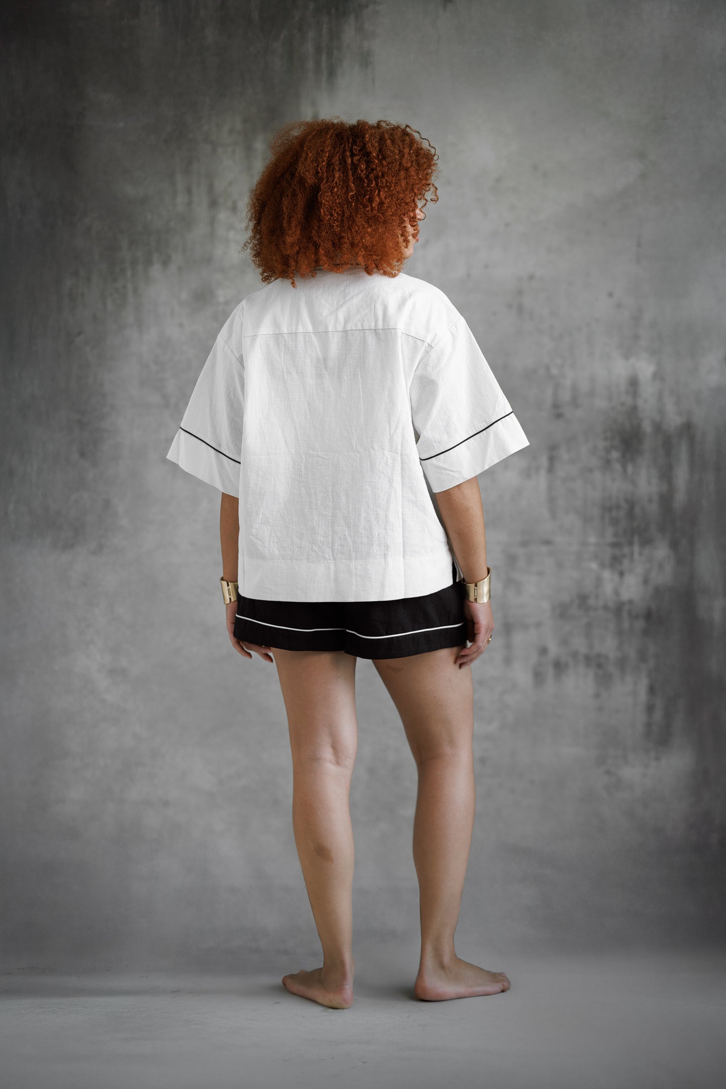 BOXY SHORT-SLEEVED LINEN SHIRT